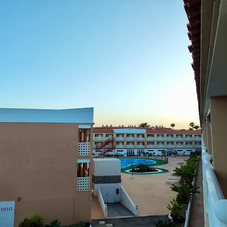 Encantador Estudio Con Terraza Privada Y Espectaculares Vistas Al Mar En Costa Del Silencio, Cerca De Cristianos *